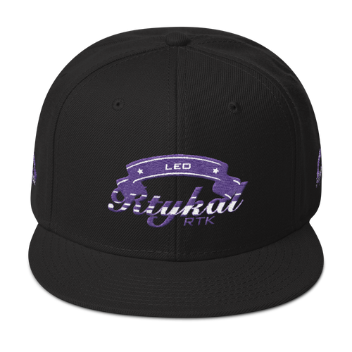 black leo hat